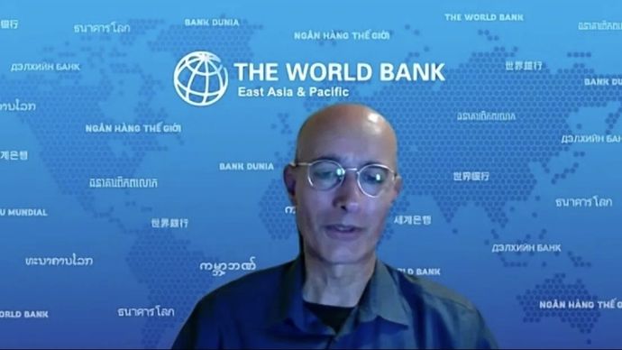 Kepala Ekonom Bank Dunia untuk Asia Timur dan Pasifik Aaditya Mattoo. ANTARA/Martha Herlinawati Simanjuntak