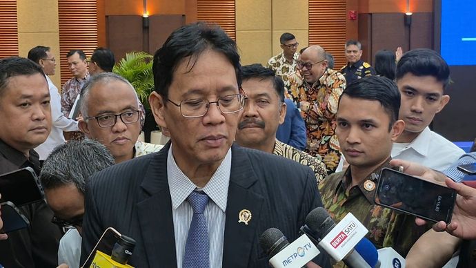 Menteri Keuangan (Menkeu) Purbaya Yudhi Sadewa menyampaikan akan mempercepat pembukaan lowongan 300 lulusan Sekolah Menengah Atas (SMA) untuk Direktorat Jenderal Bea dan Cukai. 
