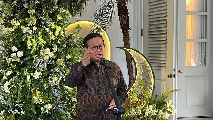 Pramono Anung di Balai Kota DKI Jakarta, Kamis, 9 April 2026.