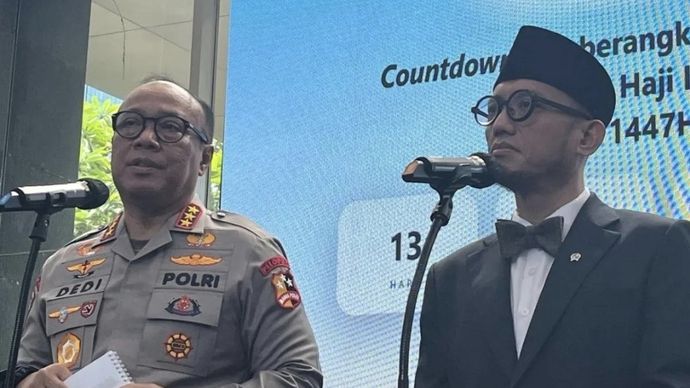 Wakil Menteri Haji dan Umrah Dahnil Anzar Simanjuntak dan Wakil Kepala Kepolisian RI Komjen Pol. Dedi Prasetyo dalam konferensi pers di Kantor Kemenhaj, Jakarta, Kamis (9/4/2026). ANTARA/Asep Firmansyah.