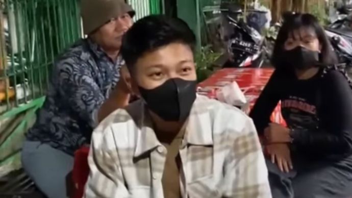 Rey, Wanita yang Nikahi Wanita di Malang