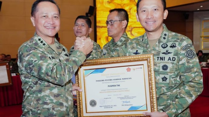 Sebanyak lima Satuan Kerja (Satker) TNI, yakni Babinkum dan HAM TNI, Puspen TNI, Pusinfolahta TNI, Pusbintal TNI, dan Satkomlek TNI, berhasil meraih predikat Wilayah Bebas dari Korupsi (WBK) sebagai bagian dari upaya memperkuat transparansi dan akuntabilitas kinerja