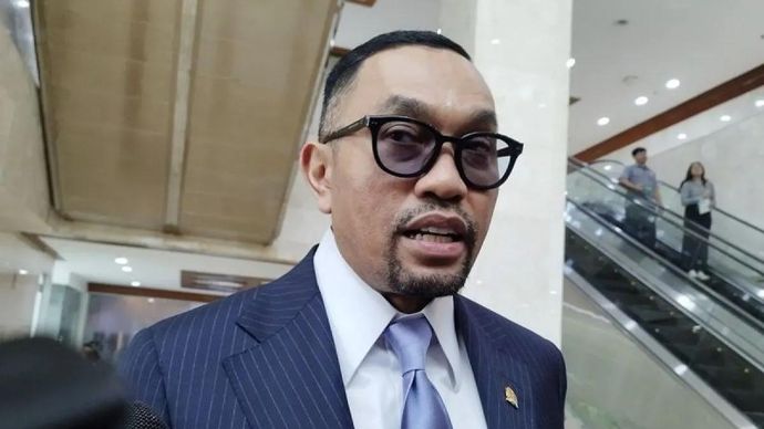 Wakil Ketua Komisi III DPR RI Ahmad Sahroni di kompleks parlemen, Jakarta, Senin (6/4/2026). ANTARA/Bagus Ahmad Rizaldi/am.