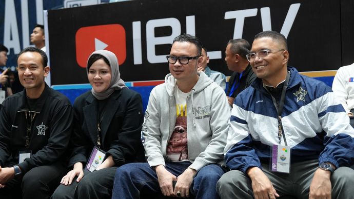 Direktur Jenderal Imigrasi Hendarsam Marantoko meninjau pertandingan IBL All-Star 2026 di Bandung Arena, Jawa Barat, Sabtu (11/4/2026).