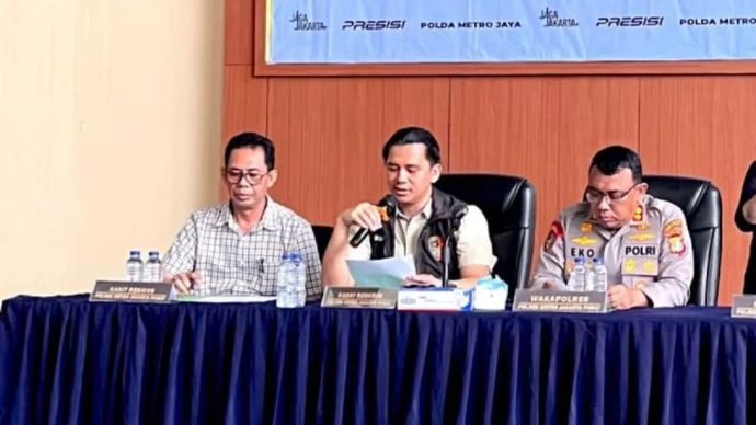 Kasatreskrim Polres Metro Jakarta Pusat AKBP Roby Heri Saputra (kedua kanan) saat memberi keterangan kepada media di Jakarta, Rabu (15/4/2026). ANTARA/HO-Humas Polres Jakpus