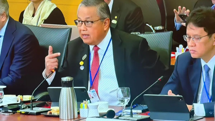 Gubernur Bank Indonesia (Bank Indonesia) Perry Warjiyo menyampaikan bahwa terdapat tiga langkah kebijakan utama yang perlu dijalankan untuk mendorong pertumbuhan ekonomi sekaligus mengurangi ketidakseimbangan global (global imbalances). Hal tersebut 