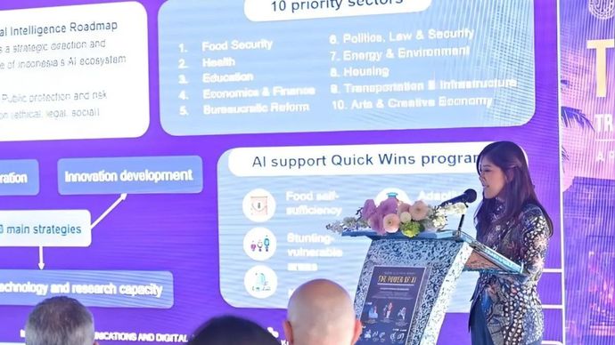 Menteri Komunikasi dan Digital Meutya Hafid menyampaikan paparan tentang adopsi AI dalam forum &ldquo;The Power of AI&rdquo; di Bali, Sabtu (18/4/2026). (ANTARA/HO Humas Kemkomdigi)