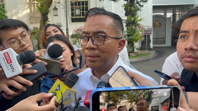 Menidikti Sainten Brian Yuliarto