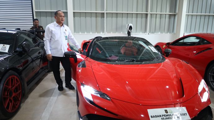 Mobil mewah yang akan dilelang BPA Kejagung. 