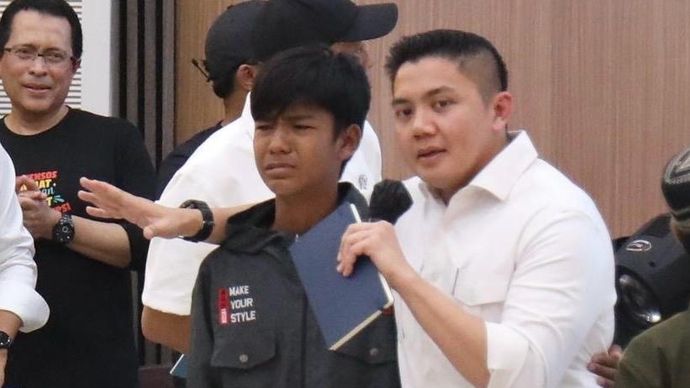 Suasana haru mewarnai kunjungan Menteri Sosial Saifullah Yusuf (Gus Ipul) bersama Sekretaris Kabinet Teddy Indra Wijaya di lokasi rintisan Sekolah Rakyat (SR) di STIA LAN Pejompongan