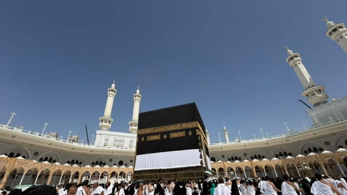 Jamaah haji melakukan tawaf di Masjidil Haram, Makkah, Arab Saudi. (ANTARA/HO-MCH 2026)