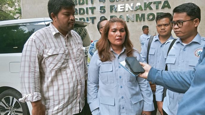 Pelapor Feri Amsari, dari LBH Tani Nusantara. 