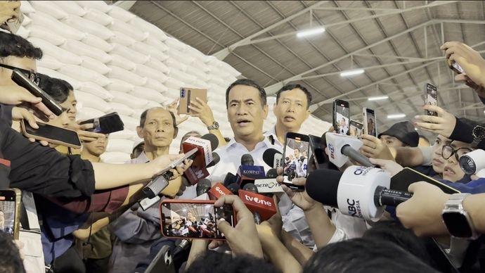 Menteri Pertanian Andi Amran Sulaiman menegaskan bahwa pencapaian ini didukung oleh perluasan kapasitas gudang dan peningkatan produksi, sehingga Indonesia optimistis mampu melanjutkan kemandirian pangan tanpa impor beras sepanjang tahun 2026.