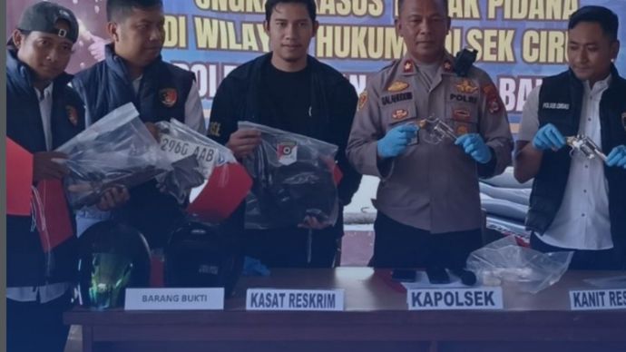  Polisi mengungkap asal-usul dua senjata api yang digunakan pelaku pencurian sepeda motor di wilayah Kabupaten Serang. Senjata tersebut diketahui diperoleh melalui sistem sewa dari seseorang di Jawa Barat.