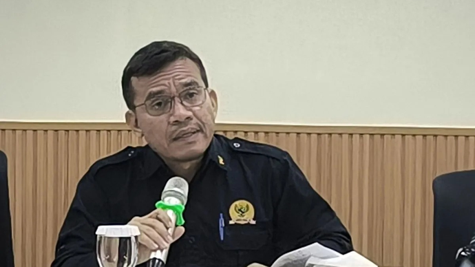 Komisioner Pemantauan dan Penyelidikan Komnas HAM RI, Saurlin P Siagian dalam konferensi pers perkembangan kasus Andrie Yunus di Jakarta, Senin (27/4/2026). (ANTARA/Devi Nindy)