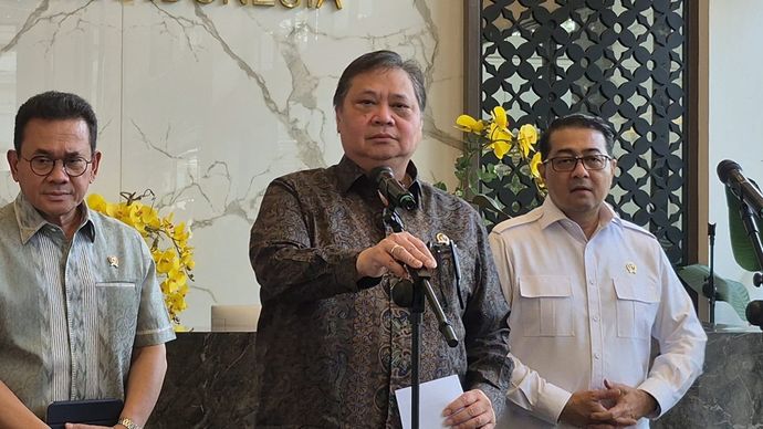 Menteri Koordinator Bidang Perekonomian Airlangga Hartarto menyampaikan bahwa pemerintah memutuskan untuk membebaskan bea masuk impor liquefied petroleum gas (LPG) dan sejumlah bahan baku plastik.  