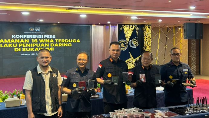 Imigrasi Amankan 16 WNA Terduga Pelaku Penipuan Daring di Sukabumi