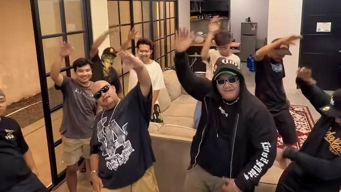 Tren lagu Kicau Mania Ndarboy Genk