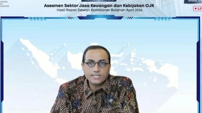 Tangkapan layar Kepala Eksekutif Pengawas Pasar Modal, Keuangan Derivatif dan Bursa Karbon Otoritas Jasa Keuangan (OJK) Hasan Fawzi dalam Konferensi Pers Rapat Dewan Komisioner Bulanan (RDKB) April 2026 secara daring di Jakarta, Selasa (5/5/2026). (ANTARA/ Muhammad Heriyanto)