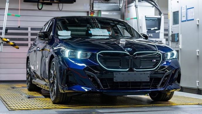 BMW mengumumkan telah memproduksi kendaraan listrik ke-2 juta. (Foto: Istimewa via ArenaEV) 