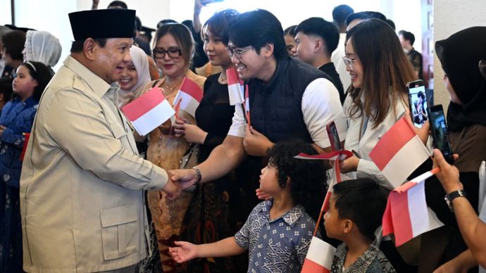 Kedatangan Presiden Prabowo Subianto di Cebu, Filipina, pada Kamis, 7 Mei 2026, berlangsung hangat dan penuh antusiasme dari diaspora Indonesia yang telah menanti di hotel tempat Presiden bermalam selama mengikuti rangkaian Konferensi Tingkat Tinggi (KTT) ke-48 ASEAN