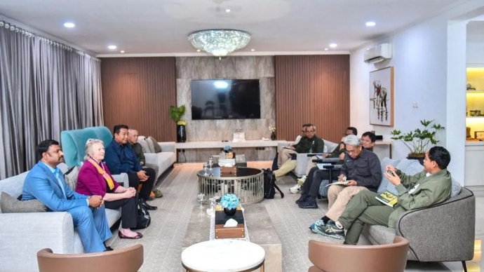 Pertemuan Menteri Kehutanan (Menhut) Raja Juli Antoni dan jajaran bersama Chair IUCN SSC Asian Rhino Specialist Group (AsRSG) Dr. Amirthara Christy Williams dan Chair IUCN SSC Asian Elephant Specialist Group (AsESG) Heidi S. Riddle di Jakarta, Rabu 6 Mei 2026. (ANTARA/HO-Kemenhut RI)