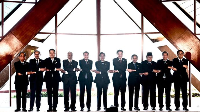 Presiden Republik Indonesia Prabowo Subianto menghadiri sesi Retreat dalam rangka Konferensi Tingkat Tinggi (KTT) ke-48 ASEAN
