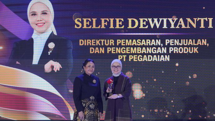 Direktur Pegadaian Selfie Dewiyanti Dianugerahi Indonesia Leading Women Awards 2026
