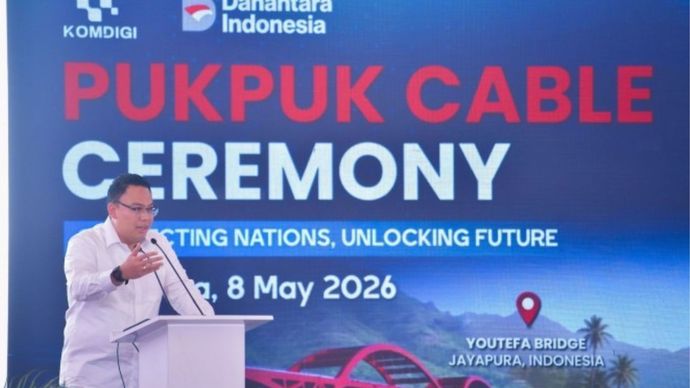 Wamenkomdigi Angga Raka Prabowo menyampaikan sambutan dalam Pukpuk Cable Ceremony: Connecting Nations, Unlocking Future di Kantor Telkom, Jayapura, Papua.
