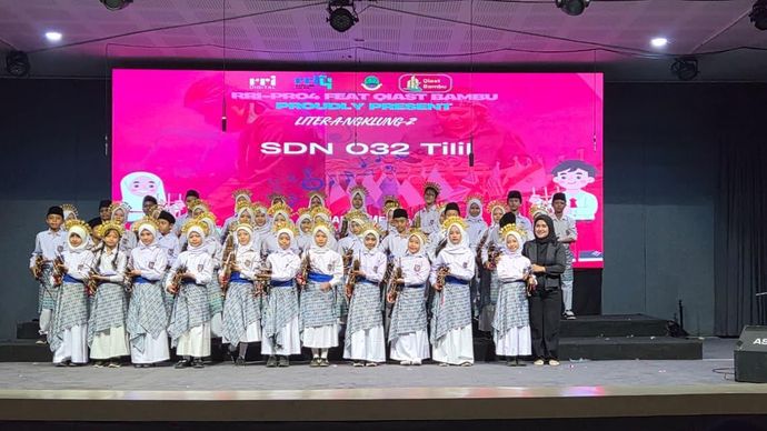Sekolah Dasar Negeri 032 Tilil Bandung, Jawa Barat, kembali menyabet juara 2 lomba angklung "Liter-A-Ngklung 2" yang diselenggarakan RRI Bandung, Jawa Barat, belum lama ini. 