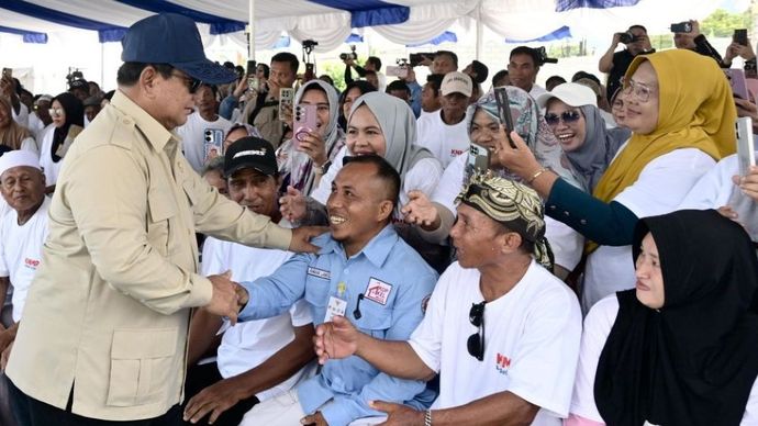 Presiden Prabowo Subianto saat meninjau meninjau Kampung Nelayan Merah Putih (KNMP) Leato Selatan di Kecamatan Dumbo Raya, Kota Gorontalo, Sabtu (9/5/2026). (Foto: BPMI Setpres) 