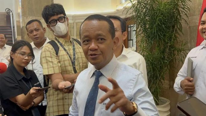 Menteri Energi dan Sumber Daya Mineral (ESDM) Bahlil Lahadalia memberi keterangan ketika ditemui di Kantor Kementerian ESDM, Jakarta, Senin 11 Mei 2026. (ANTARA/Putu Indah Savitri)