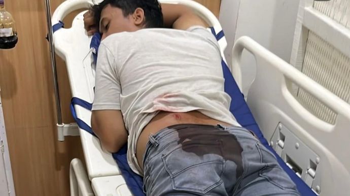 Pria yang dibacok pendukung Persija Jakarta. 
