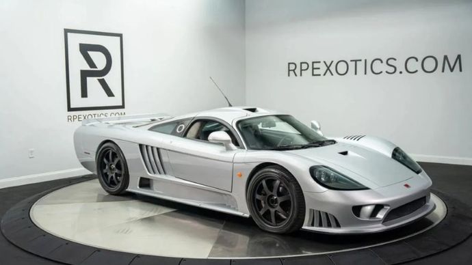 Salah satu unit langka Saleen S7 menjadi sorotan setelah muncul di pasar jual-beli mobil eksotis. (Foto: Istimewa via Carscoops)