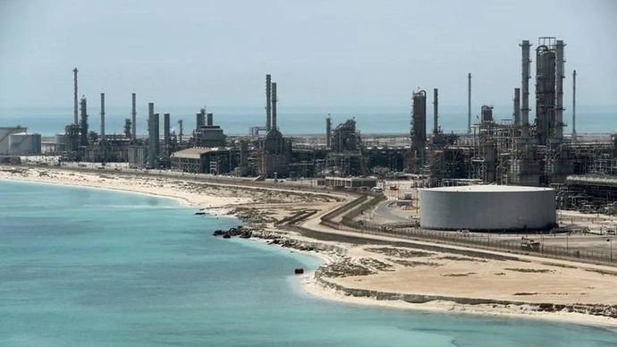 Ilustrasi - Kilang dan terminal minyak di Arab Saudi. ANTARA/Reuters/Ahmed Jadallah/aa.