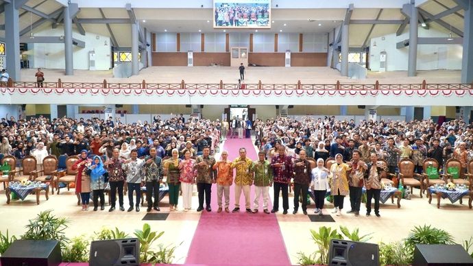 Pegadaian tantang mahasiswa ciptakan solusi finansial aplikatif melalui ajang BCC 2026 yang kick-off perdananya digelar dengan antusiasme tinggi di Auditorium UNNES, Kamis 7 Mei 2026.