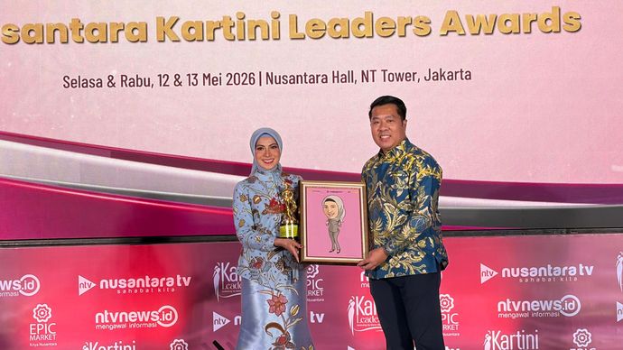 Sri Suparni Bahlil Raih Penghargaan Empowerment Excellence di Kartini Leaders Awards.