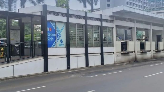 Halte Transjakarta Kebon Sirih. PT Transportasi Jakarta (Transjakarta) melakukan menutup sementara Halte Kebon Sirih arah Blok M (arah selatan) mulai 15 Mei 2026 pukul 22.00 WIB hingga 18 Mei 2026 pukul 05.00 WIB. ANTARA/Instagram/@infotije