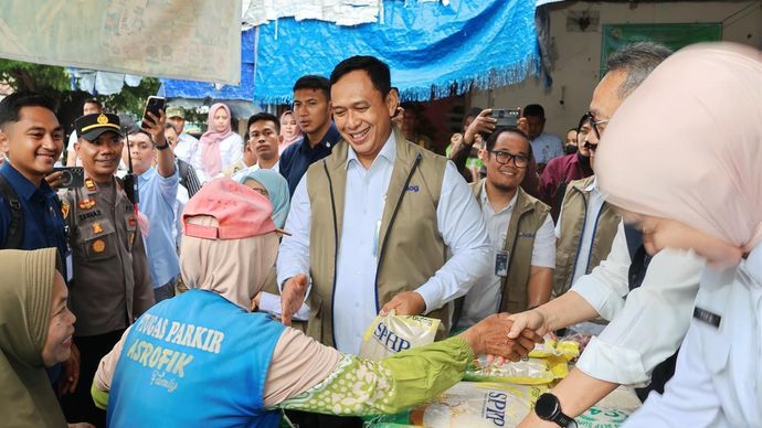 Direktur Utama Perum BULOG Letnan Jenderal TNI (Purn) Dr. Ahmad Rizal Ramdhani,