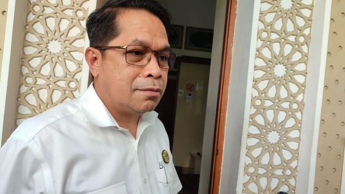 Direktur Jenderal Minyak dan Gas Bumi (Migas) Laode Sulaeman memberi keterangan ketika ditemui di Kantor Kementerian ESDM, Jakarta, Senin 18 Mei 2026. (ANTARA/Putu Indah Savitri)