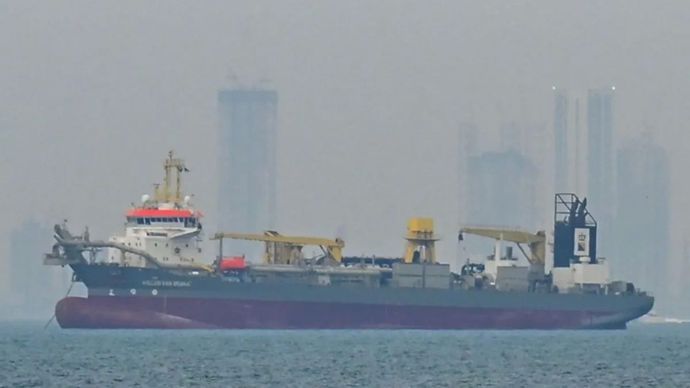 Arsip - Sebuah kapal pengangkut barang terlihat di Selat Hormuz. (ANTARA/Anadolu/py.)