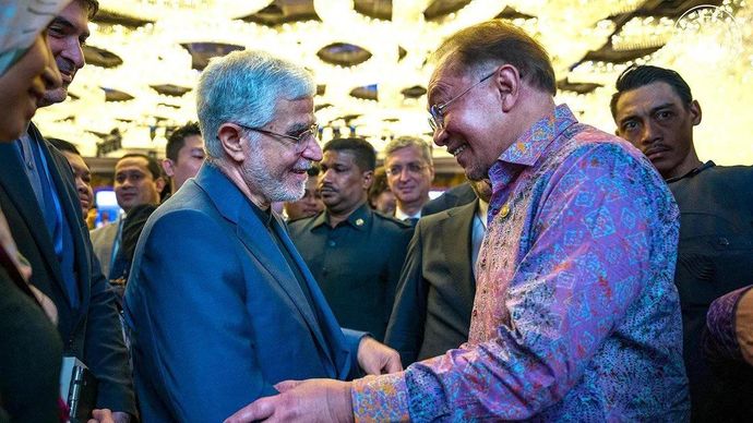 Arsip Foto - Perdana Menteri Malaysia Anwar Ibrahim dan Duta Besar Republik Islam Iran untuk Malaysia Valiollah Mohammadi, di Malaysia, Selasa 7 April 2026. ANTARA/HO-Kantor Perdana Menteri Malaysia/am.