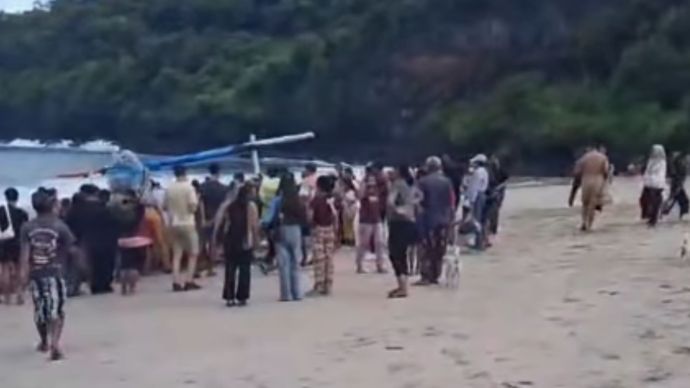 Siswa SMKN Bebandem Tewas Terseret Ombak di Pantai Bias Putih