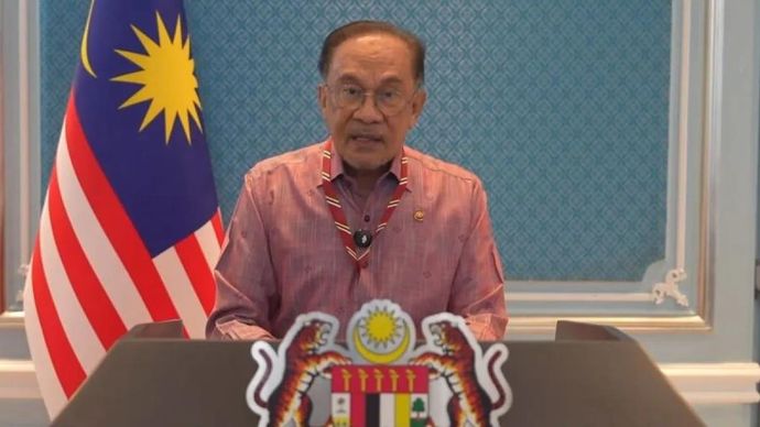 Arsip tangkapan layar - Perdana Menteri Malaysia Anwar Ibrahim memberikan pernyataan melalui video di Malaysia, Rabu 1 April 2026. (ANTARA/HO-Facebook Anwar Ibrahim)
