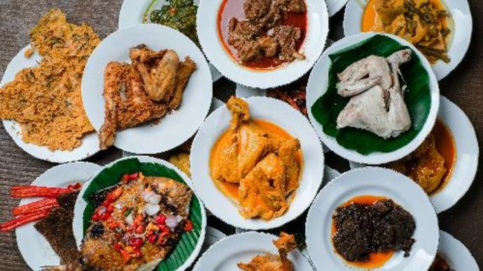 Ilustrasi Masakan Padang atau Nasi Padang