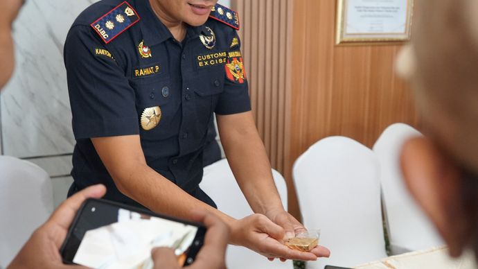 Bea Cukai Banda Aceh dan Kantor Wilayah Bea Cukai Aceh gagalkan upaya penyelundupan logam mulia berupa 527 gram emas batangan yang akan dibawa ke luar negeri melalui penerbangan internasional tujuan Malaysia di Bandara Internasional Sultan Iskandar Muda. 