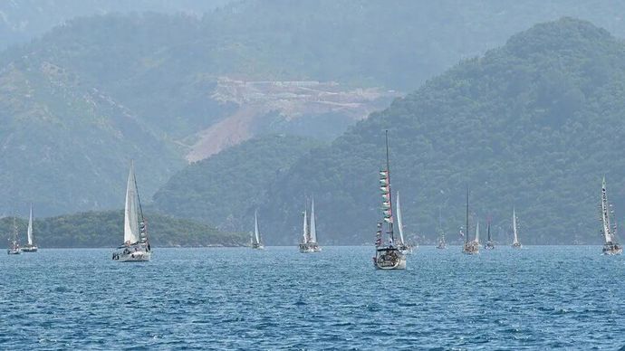 Armada Global Sumud, yang dibentuk untuk menerobos blokade Israel, berlayar ke Laut Mediterania dari Marmaris dengan armada 54 kapal menuju Jalur Gaza, di Mugla, Turki, Kamis 14 Mei 2026. ANTARA/Andolu Agency/pri.