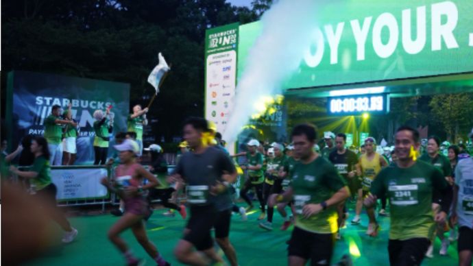Sekitar 5000 pelari dari berbagai daerah di Indonesia meramaikan Starbucks Run 2026 di kawasan Gelora Bungkarno (GBK) Senayan, Jakarta, Minggu (24/5/2026) pagi. Perlombaan ini digelar dalam rangka puncak perayaan 24 tahun kehadiran Starbucks di Indonesia.  
