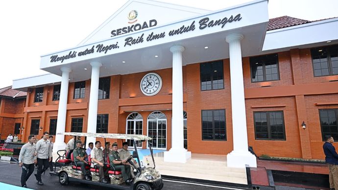 Presiden Prabowo Subianto meresmikan renovasi Museum dan Perpustakaan Sekolah Staf dan Komando Angkatan Darat (Seskoad) di Kota Bandung, Provinsi Jawa Barat