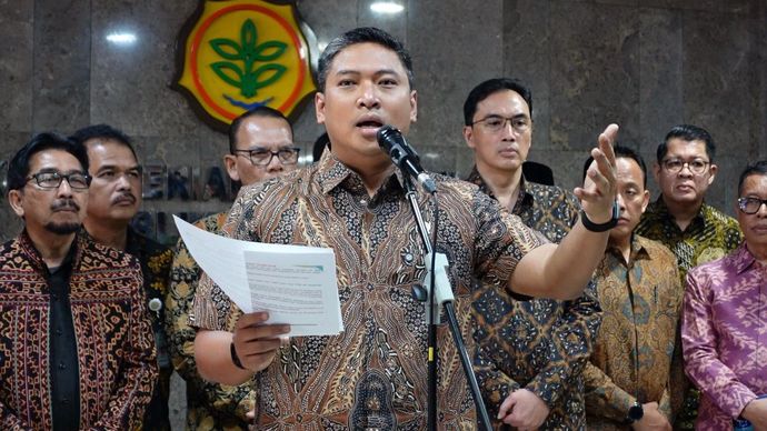 Wakil Menteri Pertanian (Wamentan) Sudaryono memastikan Badan Usaha Milik Negara (BUMN) Ekspor PT Danantara Sumber Daya Indonesia (DSI) tidak akan mengambil keuntungan.  
